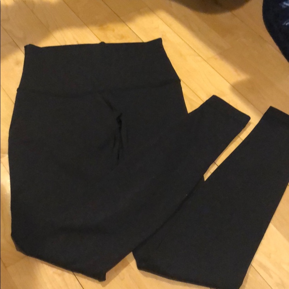 Black Lululemon Wunder Under 25”